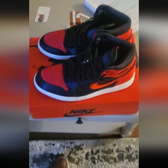 Satin bred jordan 1 high - Picture 3 of 4